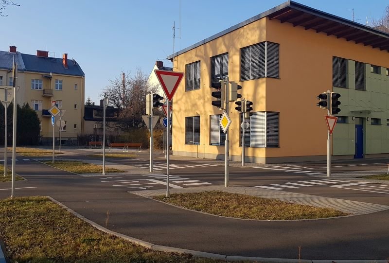 dětské hřištěx.jpg